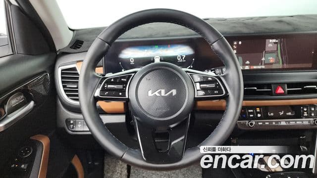 Kia Seltos 2023 — Şəkil 13/20