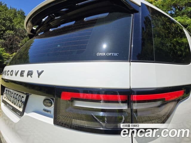Land Rover Discovery 5 2019 — ფოტო 8/20