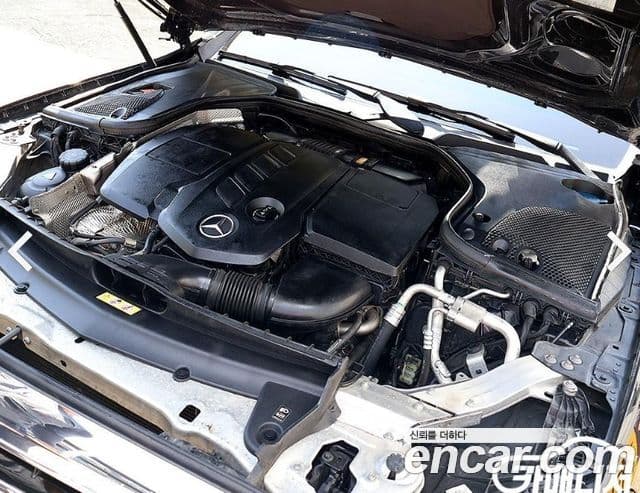 Mercedes-Benz E-Class 2019 — Şəkil 18/19