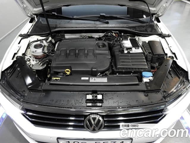 Volkswagen Passat GT 2018 — ფოტო 5/16