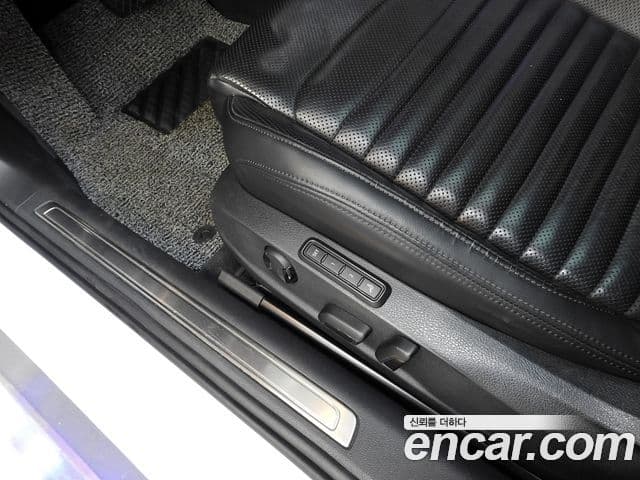 Volkswagen Passat GT 2018 — ფოტო 14/16