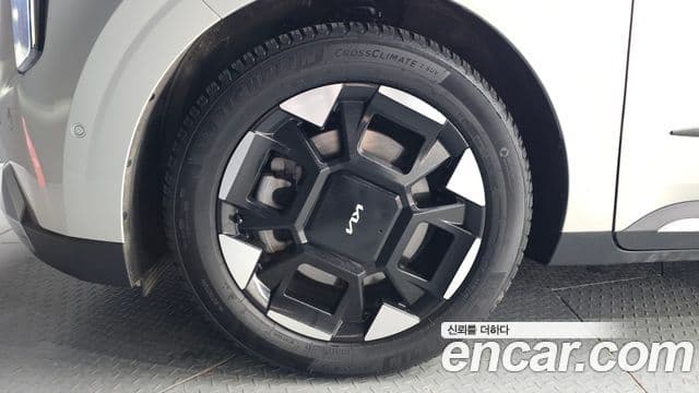 Kia Carnival 2024 — ფოტო 5/20