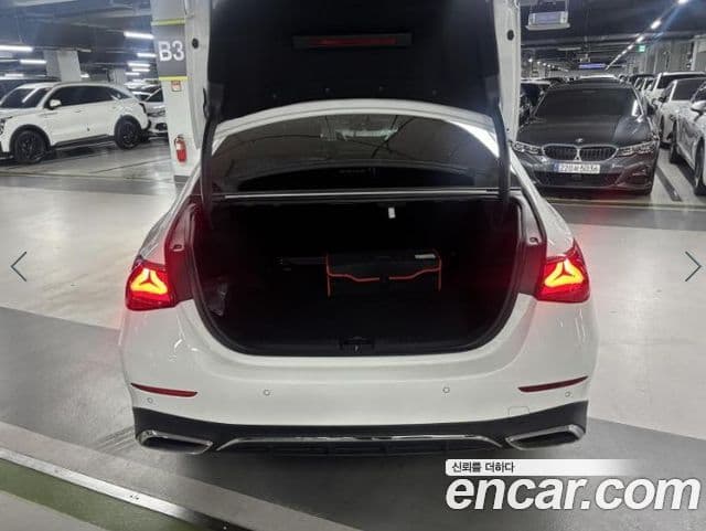 Mercedes-Benz E-Class 2024 — фото 4 из 16