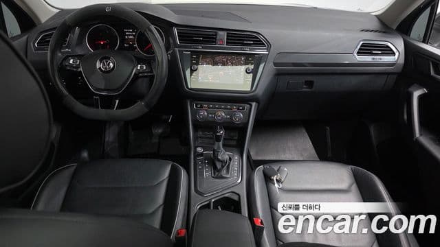 Volkswagen Tiguan 2020 — ფოტო 7/20