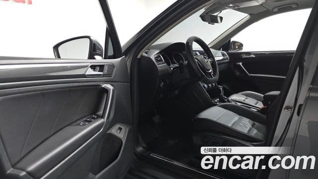 Volkswagen Tiguan 2020 — ფოტო 10/20