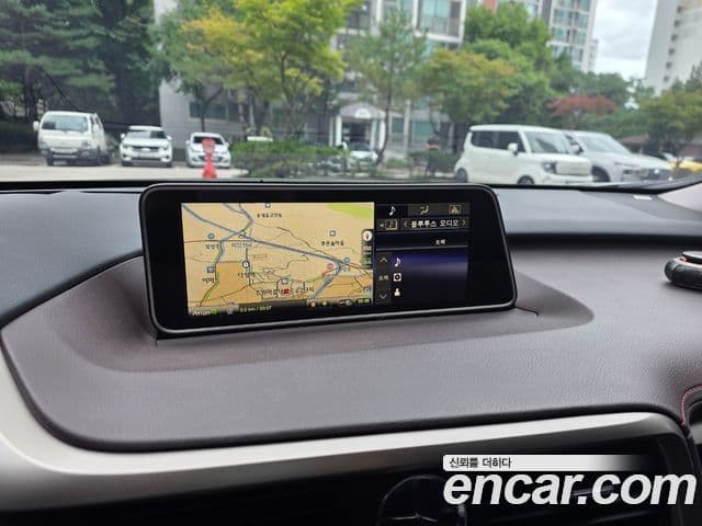 Lexus RX450h 2019 — фото 7 из 14
