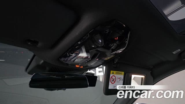 BMW 5 Series 2024 — Photo 18/31