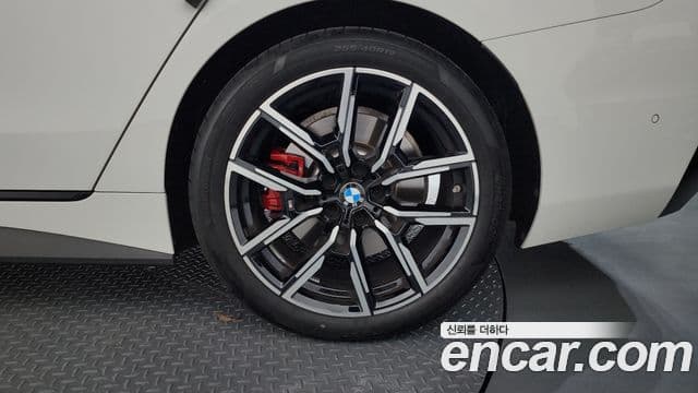 BMW 4 Series 2025 — Photo 32/34
