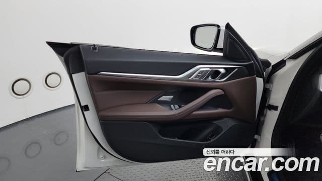 BMW 4 Series 2025 — Photo 31/34
