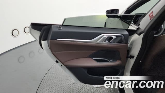 BMW 4 Series 2025 — Photo 17/34