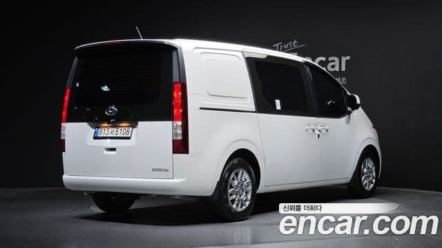 Hyundai Staria 2022 — ფოტო 2/20