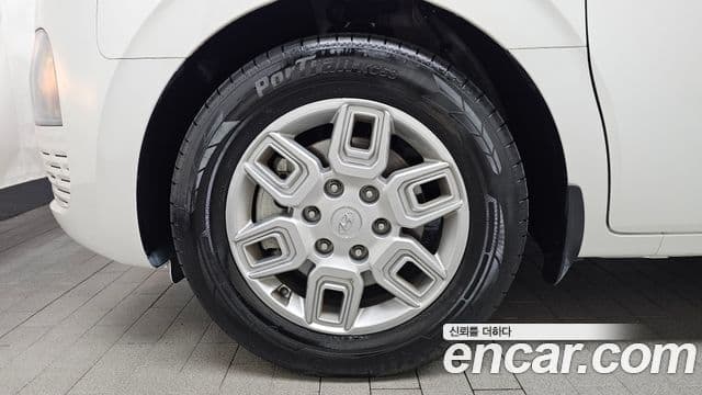 Hyundai Staria 2022 — ფოტო 5/20