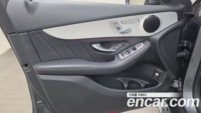 Mercedes-Benz GLC-Class 2021 — Photo 20/32