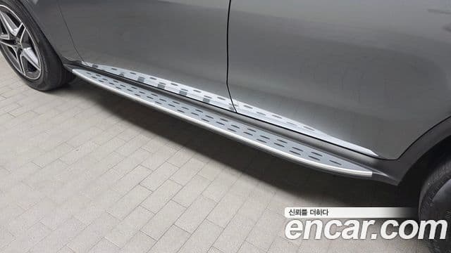 Mercedes-Benz GLC-Class 2021 — Photo 9/32