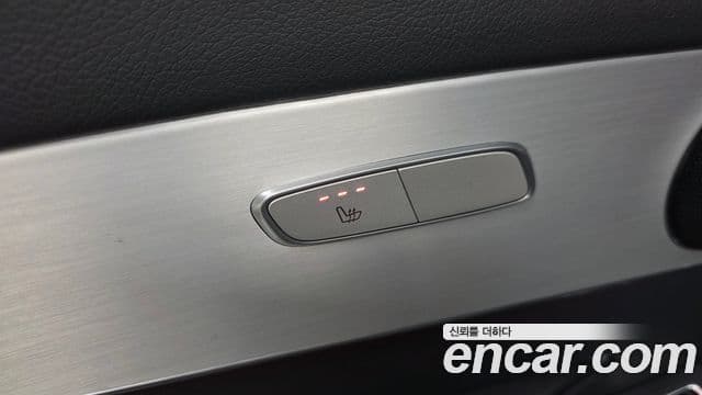 Mercedes-Benz GLC-Class 2021 — Photo 23/32