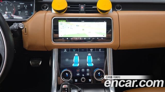 Land Rover Range Rover Sport 2019 — ფოტო 19/20