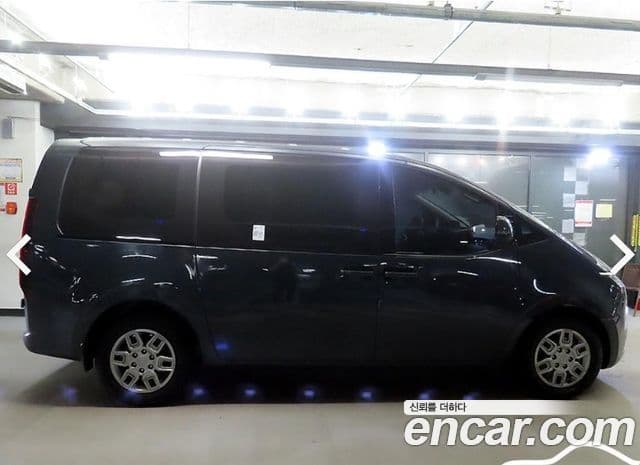 Hyundai Staria 2023 — Фото 3/20