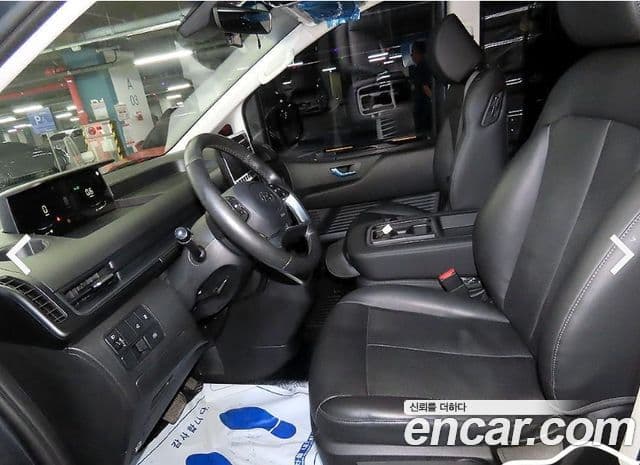 Hyundai Staria 2023 — Фото 6/20