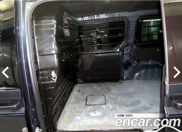 Hyundai Staria 2023 — Фото 7/20