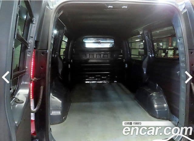 Hyundai Staria 2023 — Фото 18/20