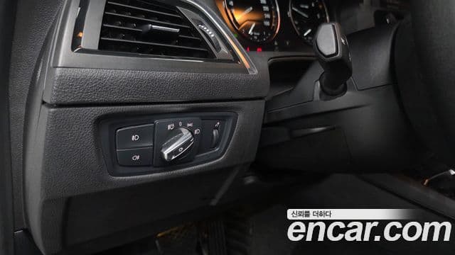 BMW 1 Series 2018 — Şəkil 12/20