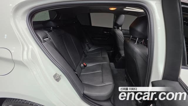 BMW 1 Series 2018 — Şəkil 18/20