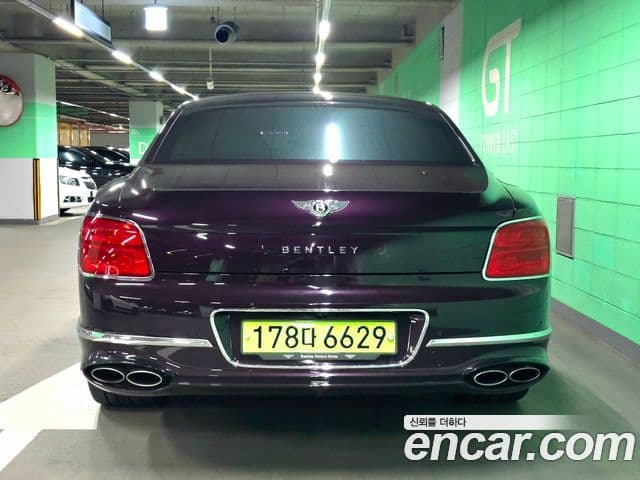 Bentley Flying Spur 2024 — ფოტო 4/20
