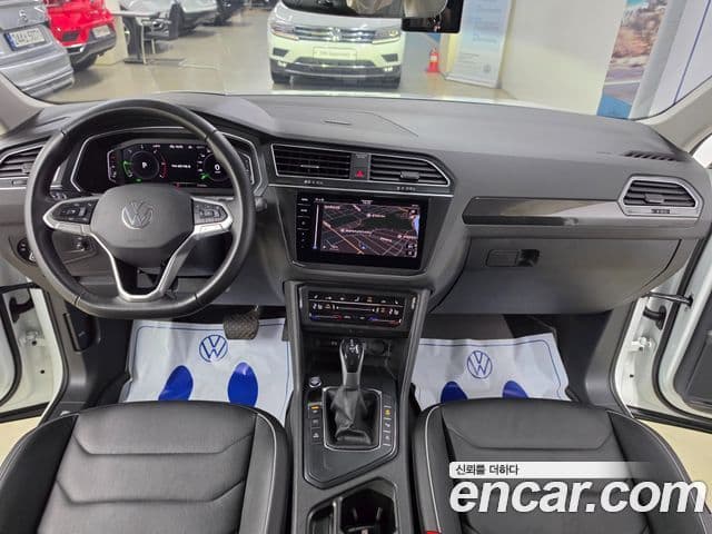 Volkswagen Tiguan 2022 — ფოტო 10/20