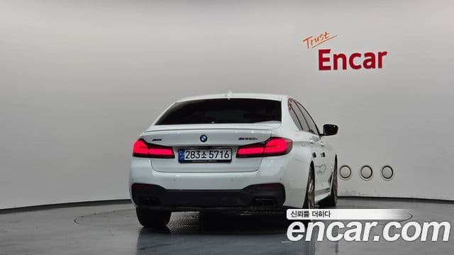 BMW 5 Series 2020 — фото 3 из 20