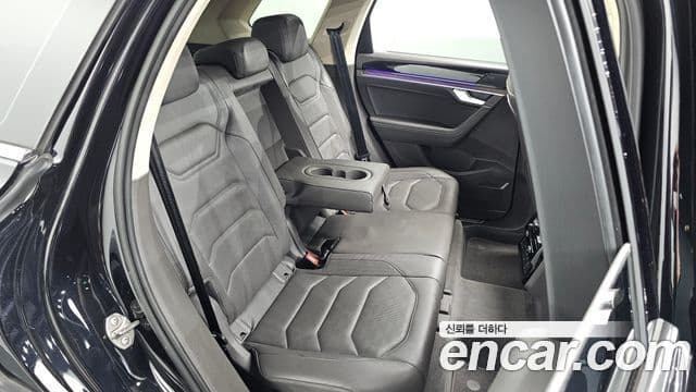 Volkswagen Touareg 2020 — ფოტო 11/20