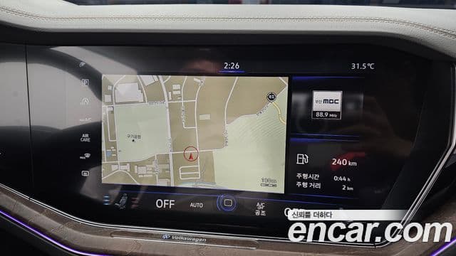 Volkswagen Touareg 2020 — ფოტო 14/20