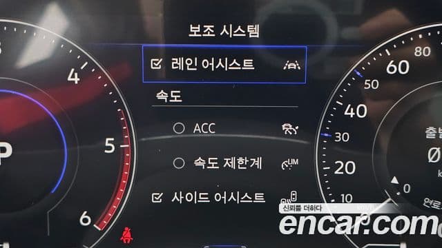 Volkswagen Touareg 2020 — ფოტო 17/20
