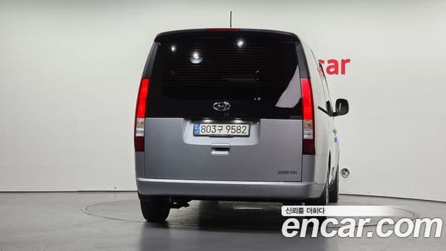 Hyundai Staria 2022 — Фото 4/20