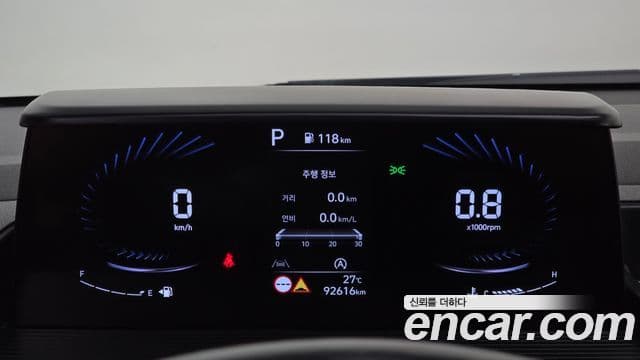 Hyundai Staria 2022 — Фото 8/20