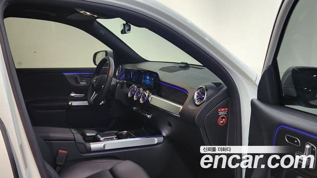 Mercedes-Benz GLB-Class 2021 — Фото 11/20