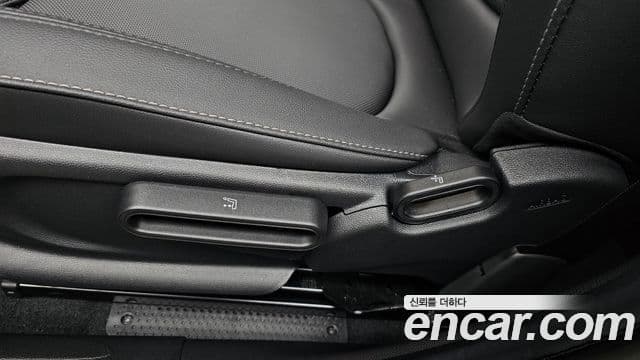 Mini Cooper 2023 — ფოტო 32/34