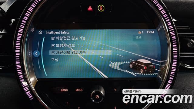 Mini Cooper 2023 — ფოტო 12/34