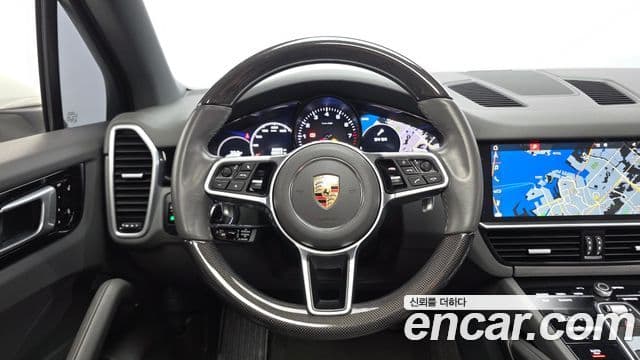 Porsche Cayenne 2019 — Фото 13/20