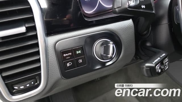Porsche Cayenne 2019 — Фото 17/20
