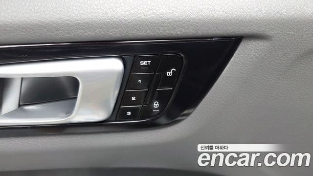 Porsche Cayenne 2019 — Фото 19/20
