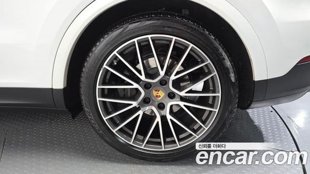 Porsche Cayenne 2019 — Photo 31/31