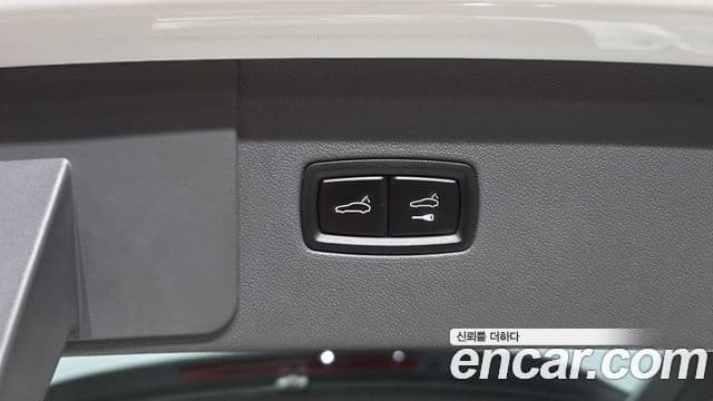 Porsche Cayenne 2019 — Photo 4/31