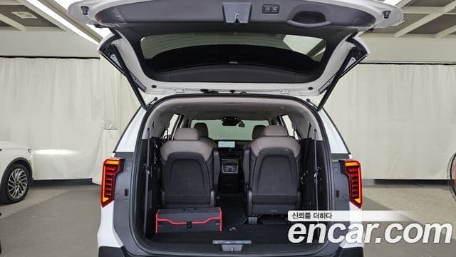 Kia Carnival 2025 — фото 20 из 20
