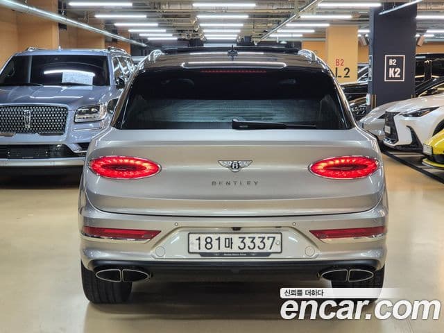 Bentley Bentayga 2023 — Şəkil 3/20
