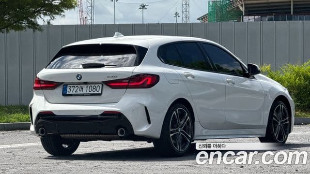 BMW 1 Series 2023 — ფოტო 1/20