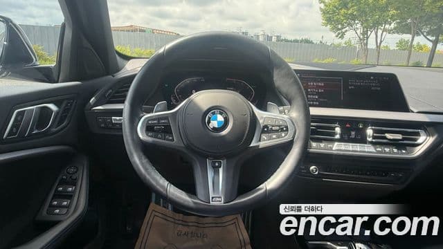 BMW 1 Series 2023 — ფოტო 14/20