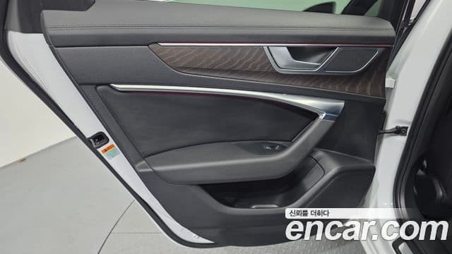 Audi A6 2022 — Photo 20/33
