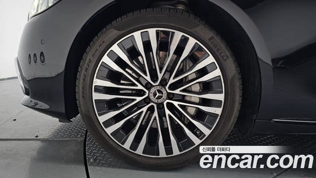 Mercedes-Benz S-Class 2022 — ფოტო 37/44