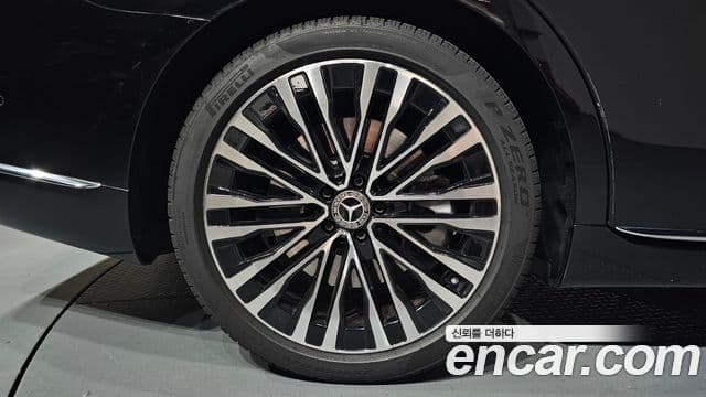 Mercedes-Benz S-Class 2022 — ფოტო 40/44