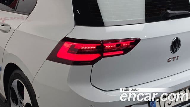 Volkswagen Golf 2022 — Photo 32/38
